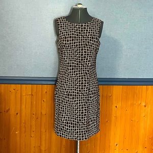 EUC- AGB sleeveless sheath dress size 6